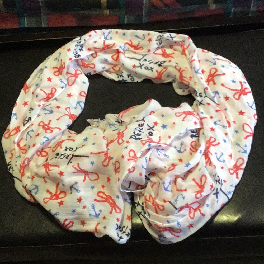 🇺🇸Betsey-Johnson XOX Scarf excellent condition